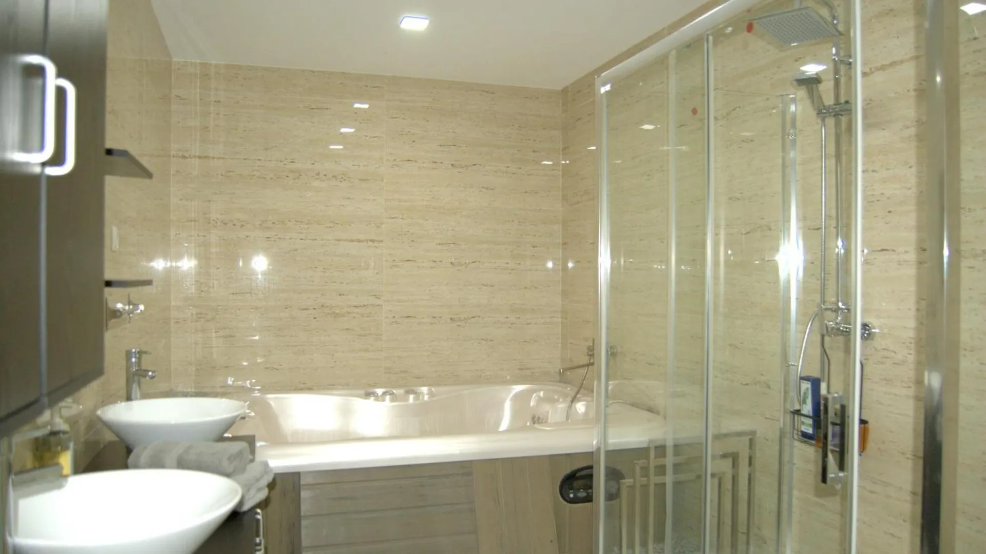 Villa Paraiso, Exclusiva, Todas Las Comodidades Girona